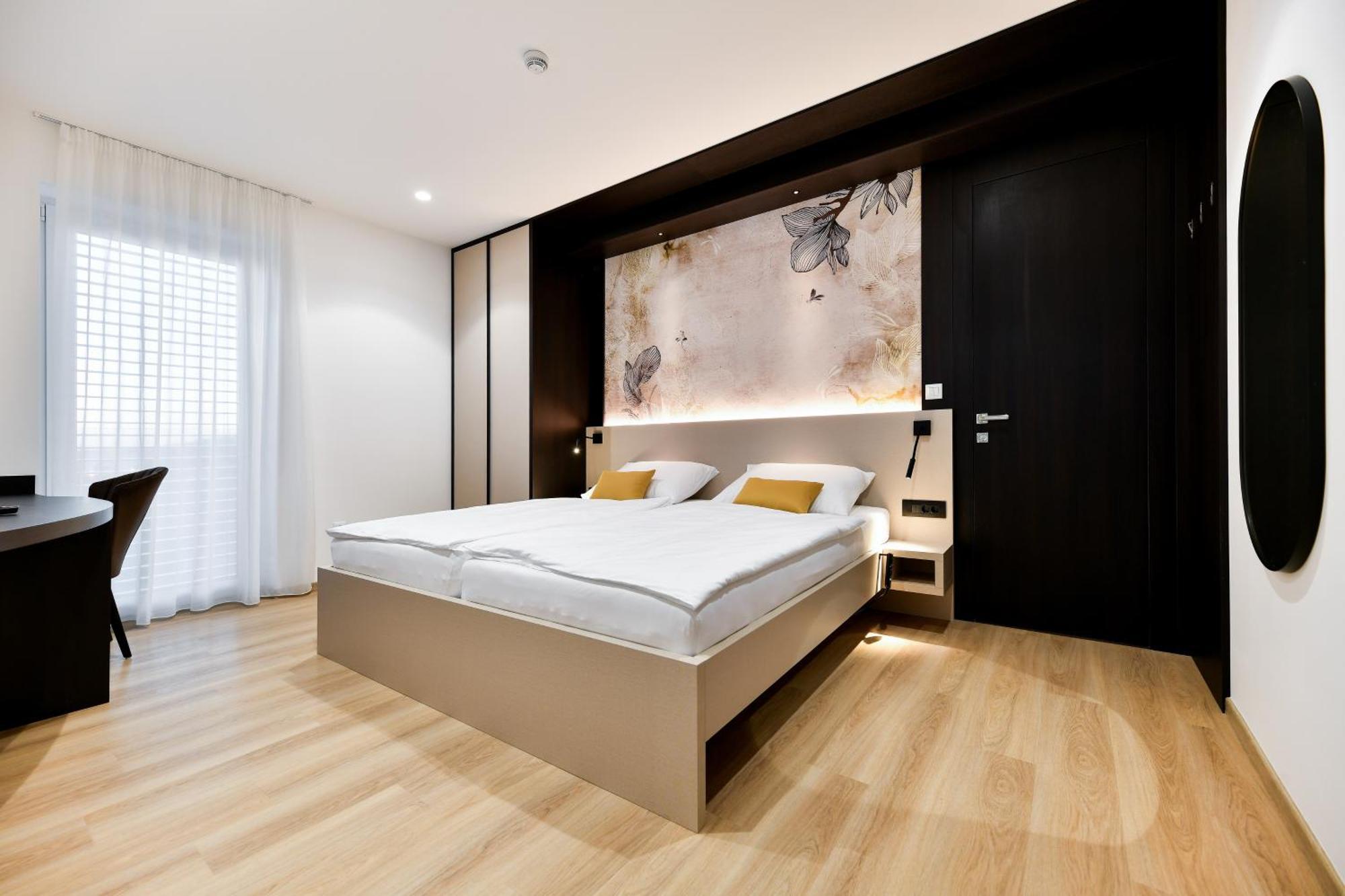 Crowonder Apartments & Rooms Oaza With Heated Swimming Pool And Sauna Turanj Exterior foto